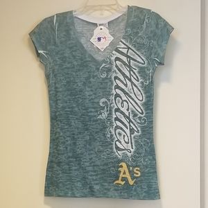 Oakland A's MLB Women's Tee Green Size Medium